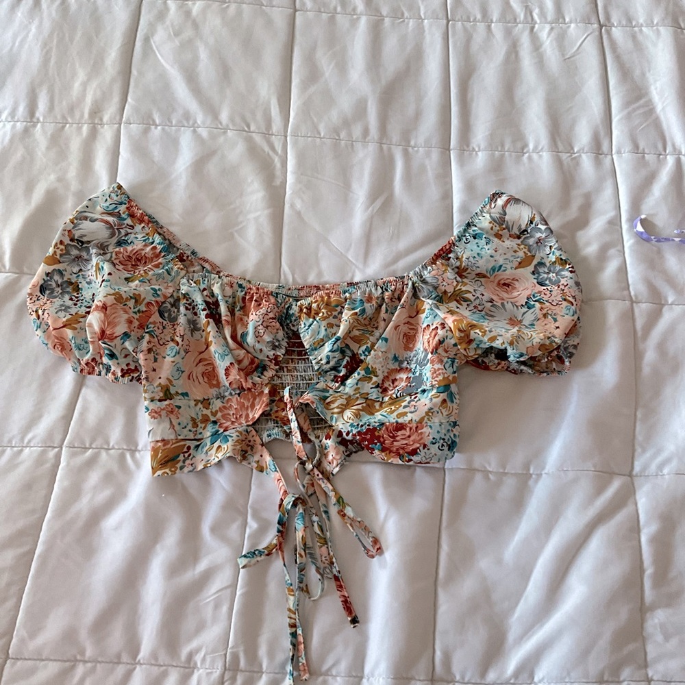 Cropped tie top